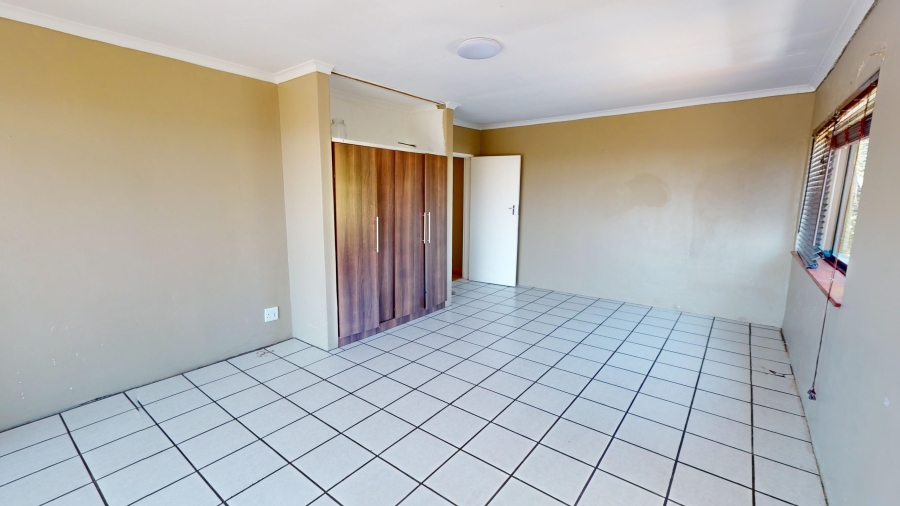 7 Bedroom Property for Sale in Mountainside Western Cape